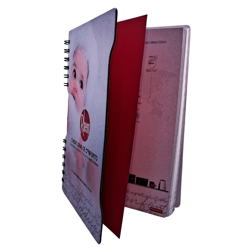 CADERNO CAPA COM RECORTE