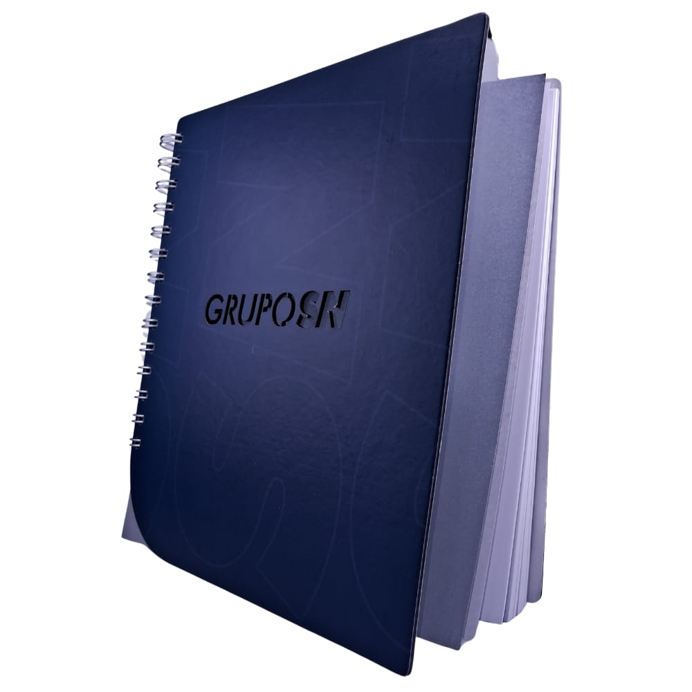 CADERNO QUADRADO COM RECORTE E VAZADO